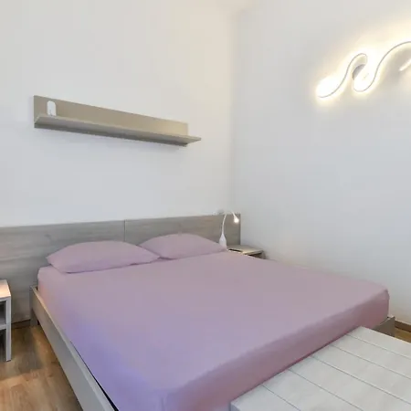 Di Via Ninci - Helloelba *